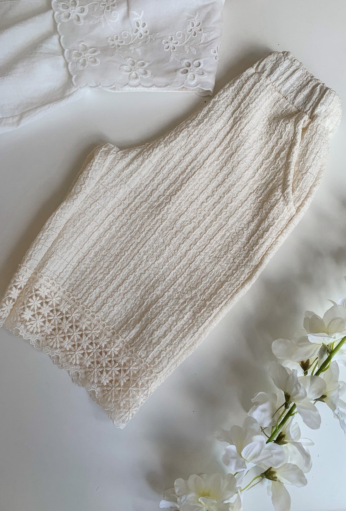 LOTTIE TEXTURED CROCHET TROUSERS - Vintage Blossom