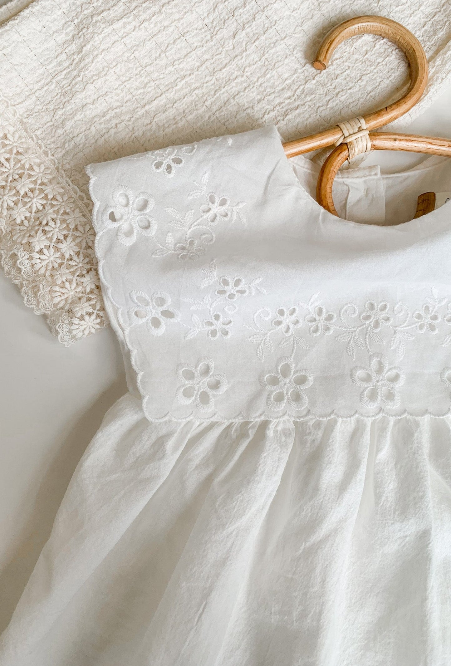 VIVIAN SUMMER BRODERIE BLOUSE - Vintage Blossom