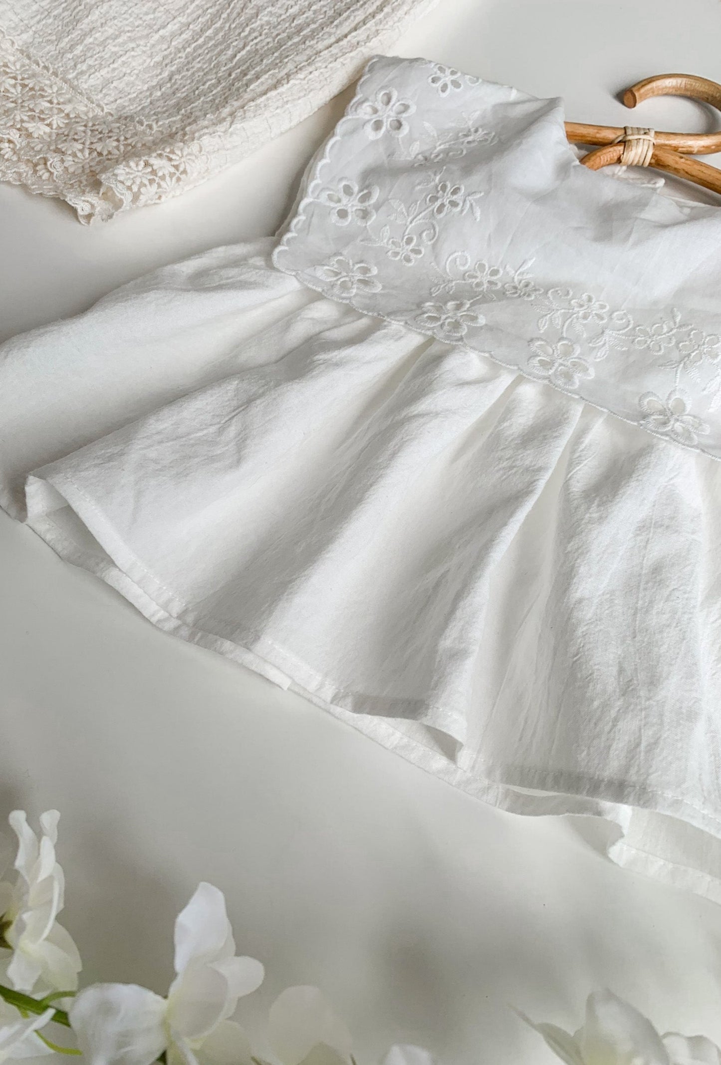 VIVIAN SUMMER BRODERIE BLOUSE - Vintage Blossom