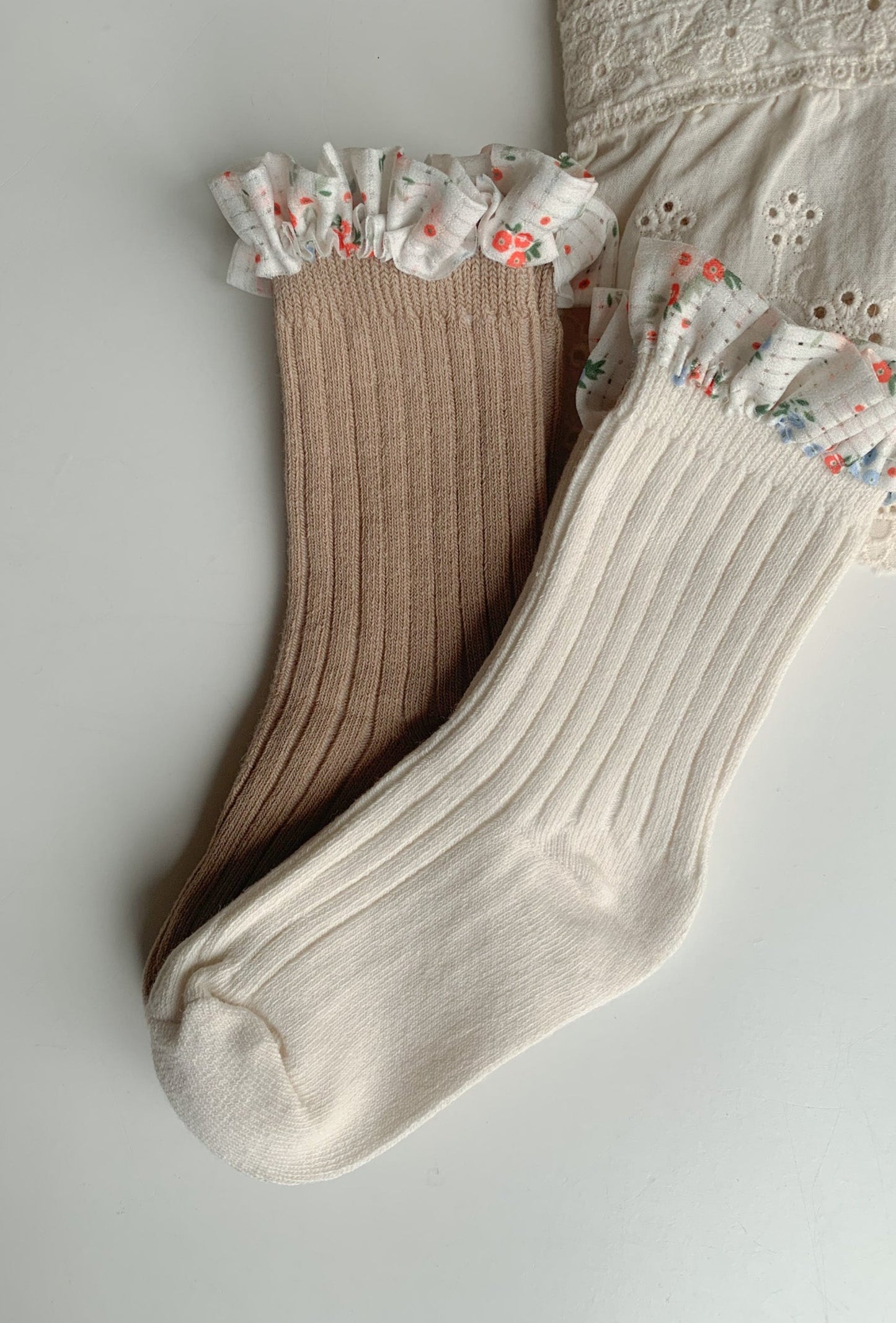 MID LENGTH FRILL EDGE SOCKS - 2 COLOURS - Vintage Blossom
