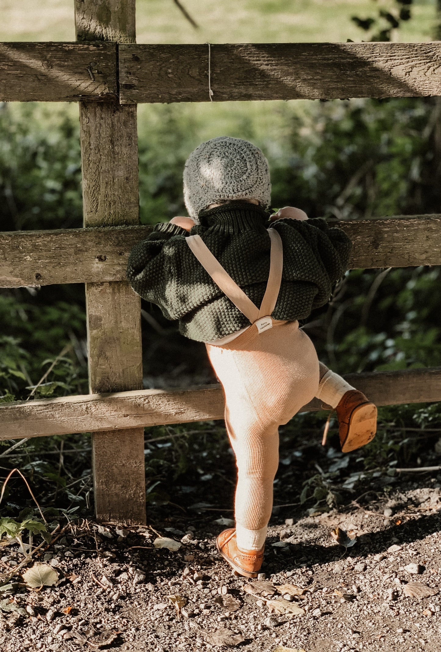 BRACED LEGGINGS IN DARK BEIGE - Vintage Blossom