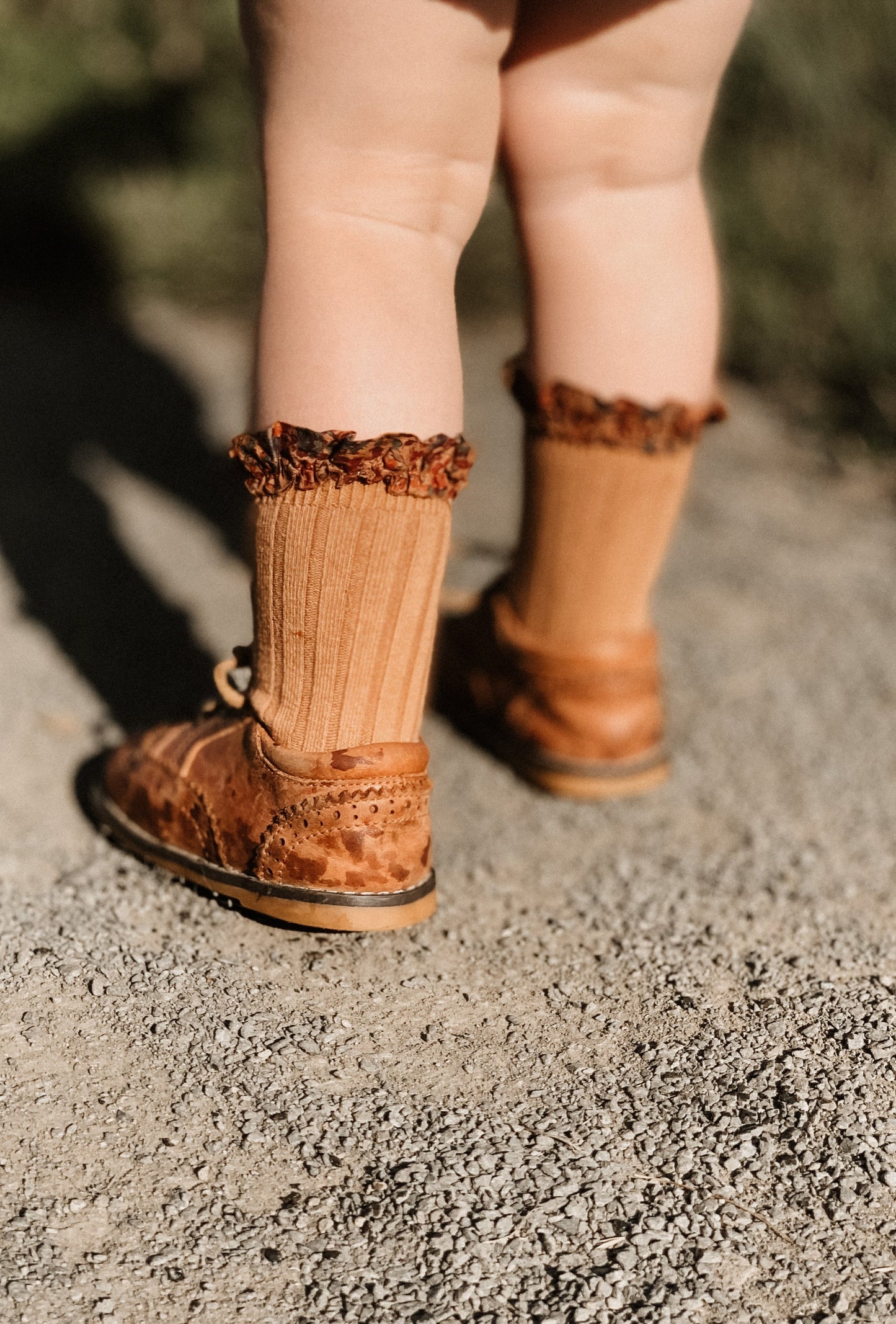 FOREST MID LENGTH FRILL SOCKS IN CARAMEL - Vintage Blossom