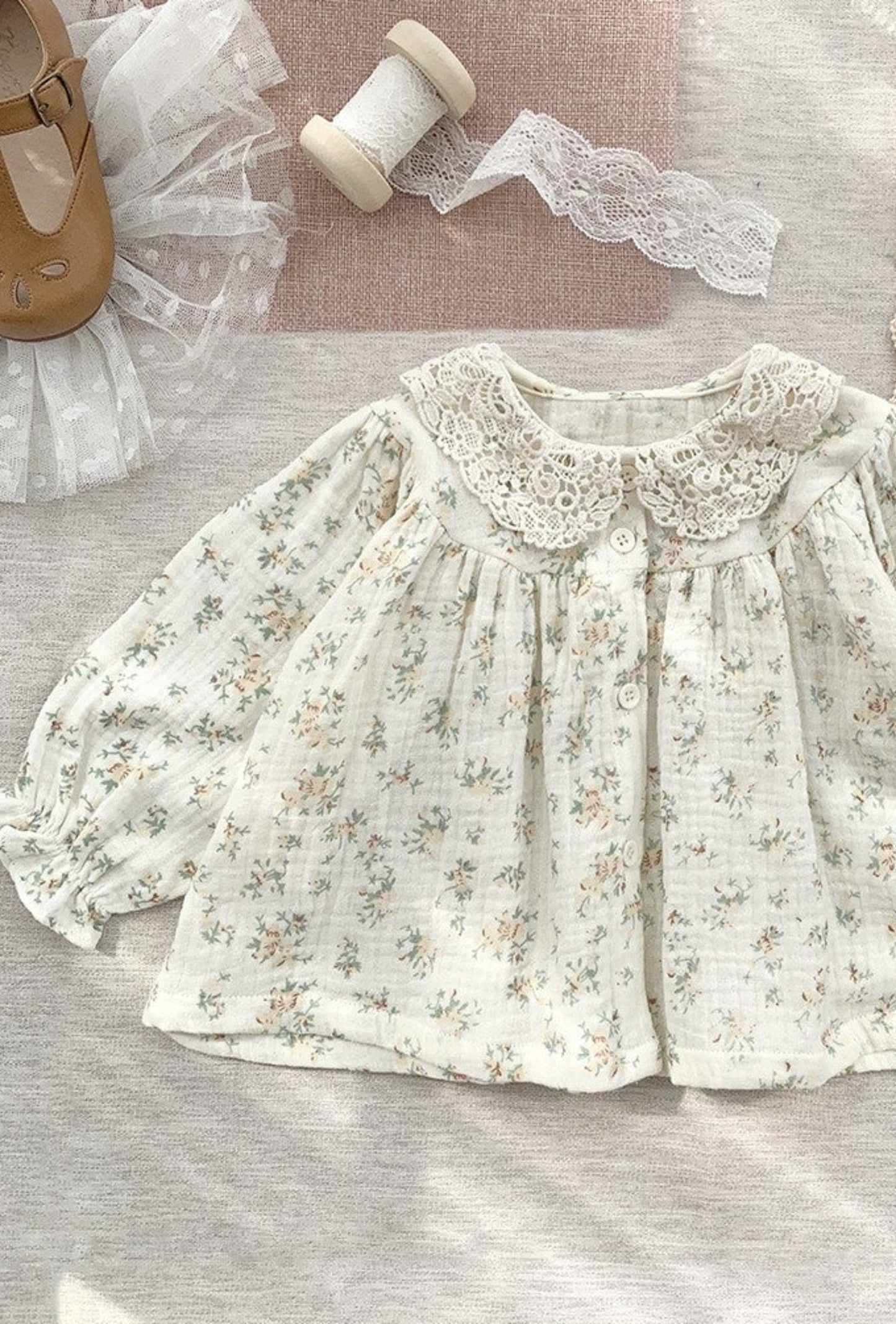 MUSLIN LACE COLLAR BLOUSE - Vintage Blossom