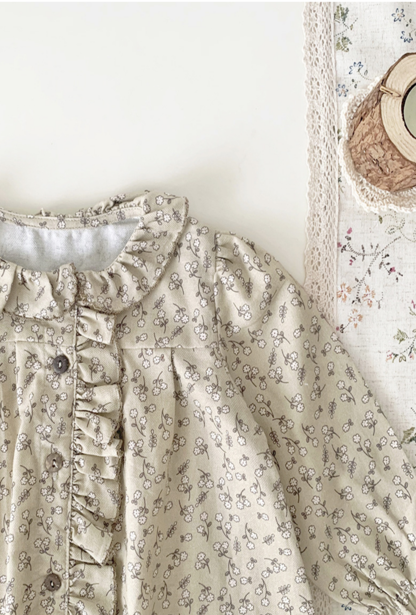 COTTON FRILL DETAIL BLOUSE - Vintage Blossom