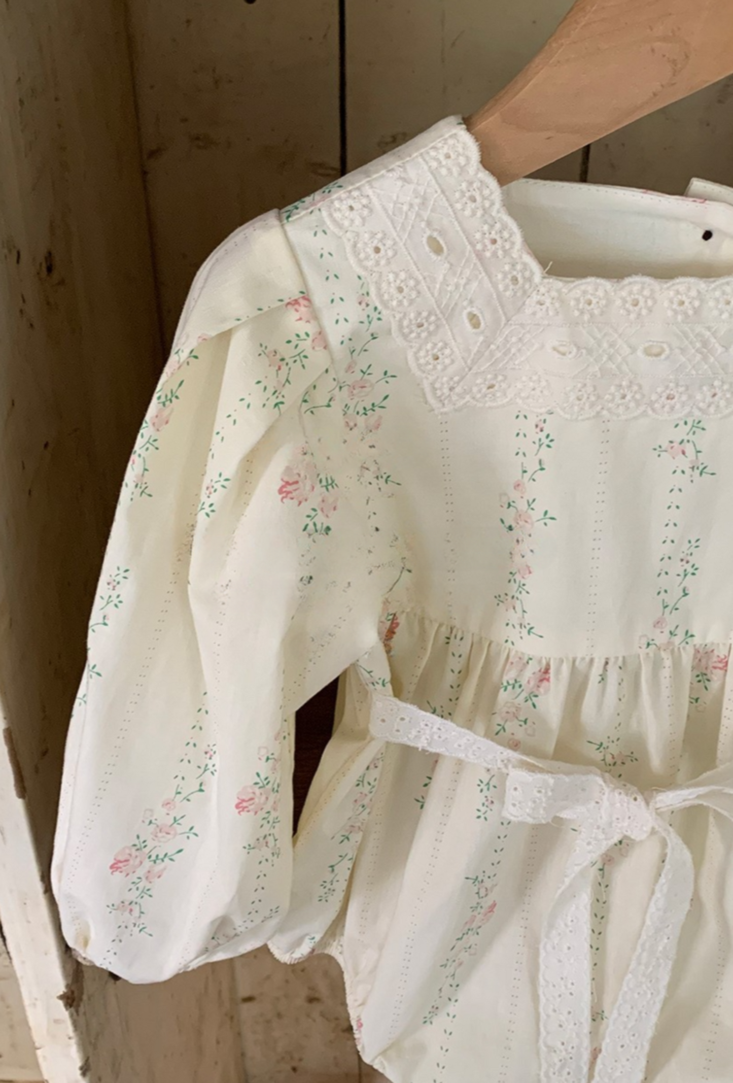 FLORAL LACE DETAIL TIE ROMPER - Vintage Blossom