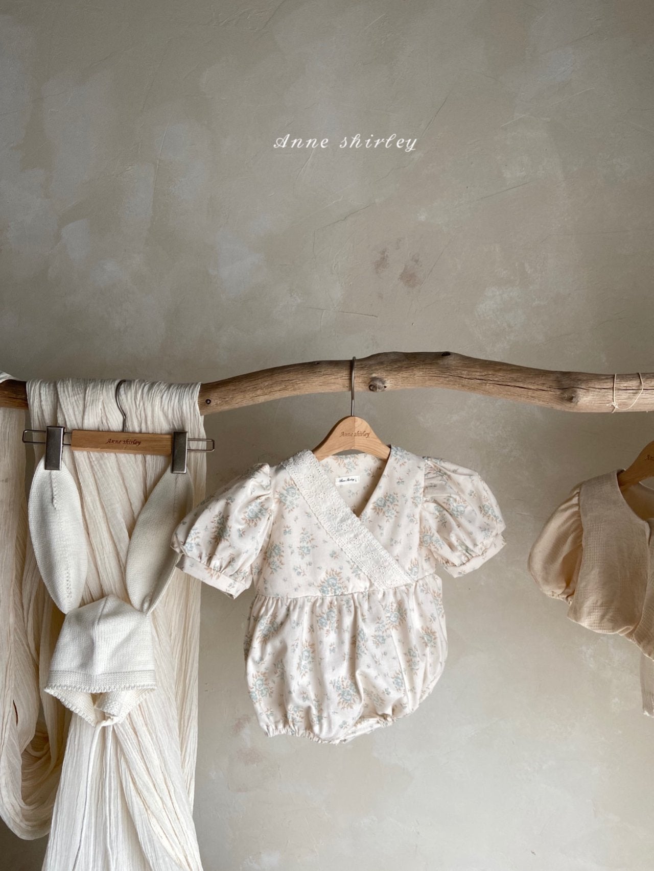WILLOW LACE TRIM FLORAL ROMPER - Vintage Blossom
