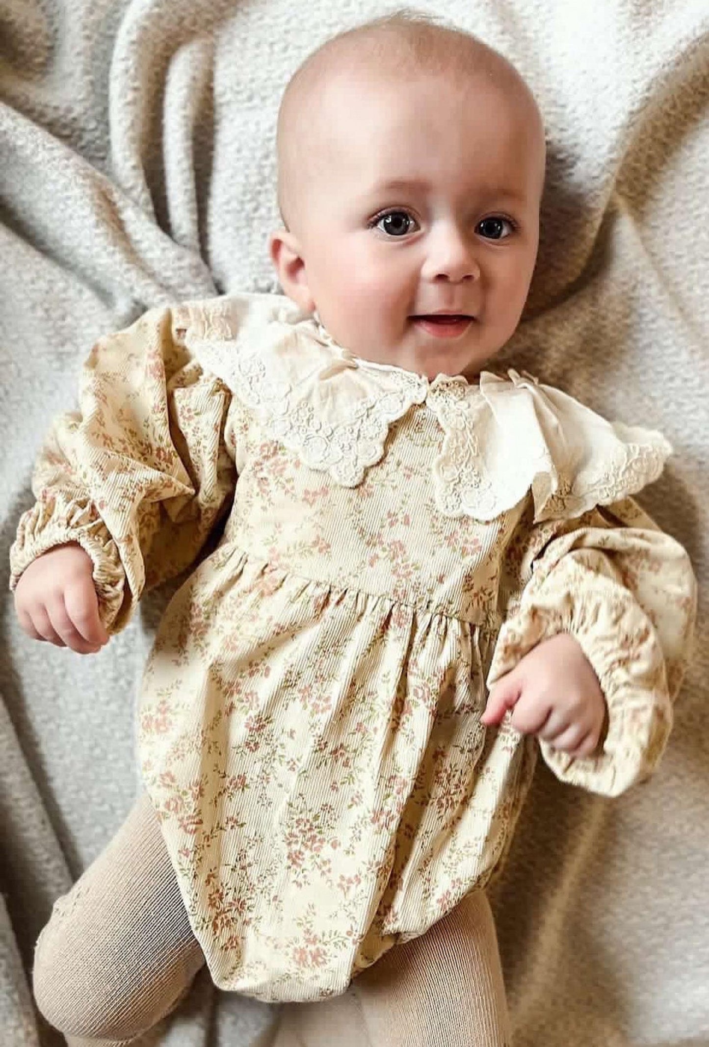 ELSIE CORDUROY OVERSIZED COLLAR ROMPER - Vintage Blossom