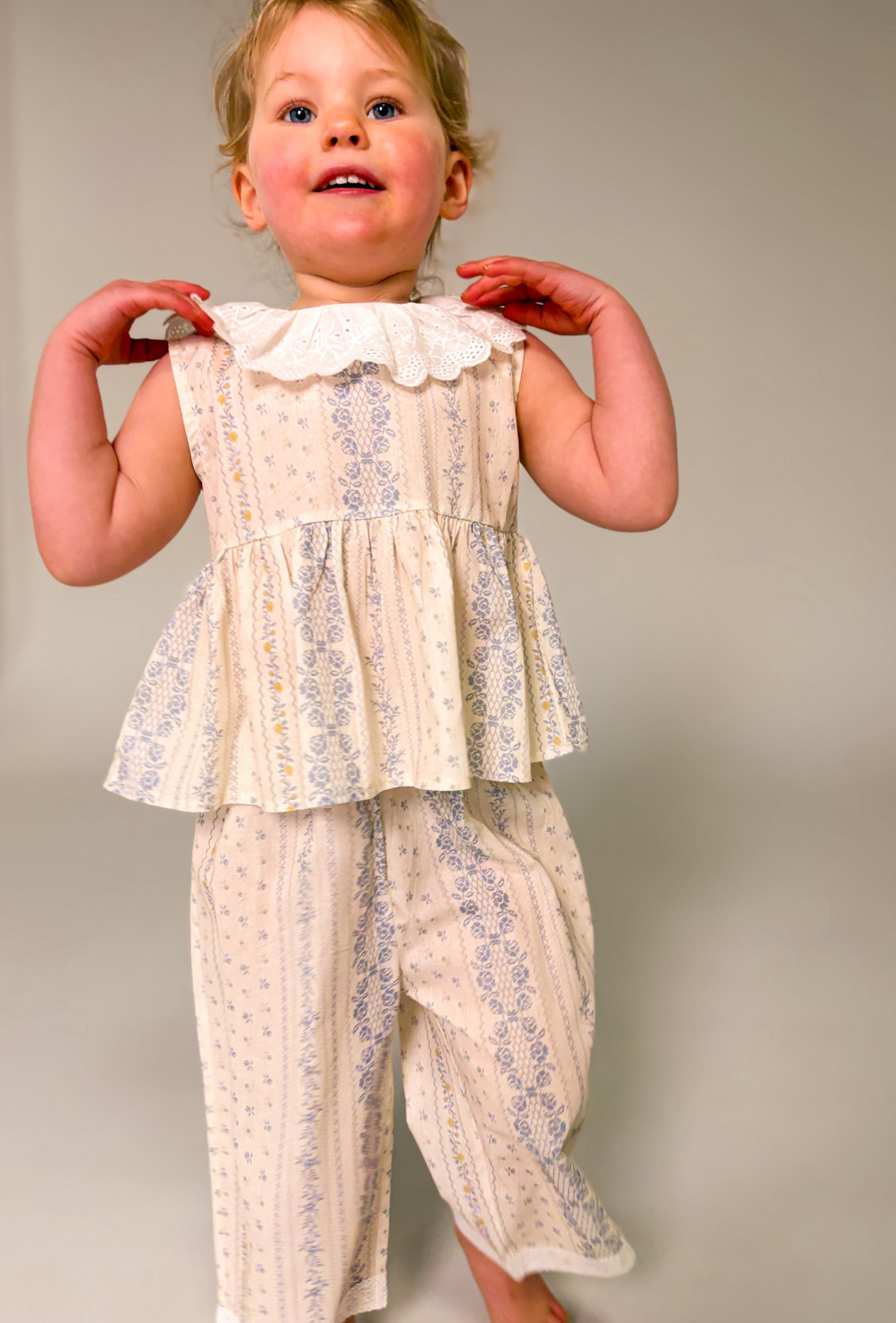 GIRLS TROUSER AND TOP CO-ORD - Vintage Blossom