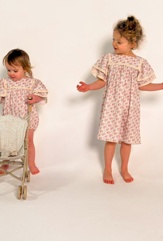 FLUTTER SLEEVE DRESS - Vintage Blossom