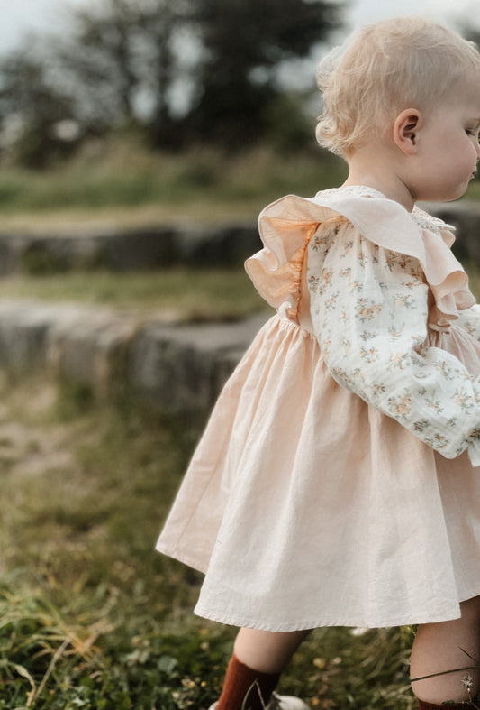 COTTON FLUTTER SLEEVE DRESS - Vintage Blossom