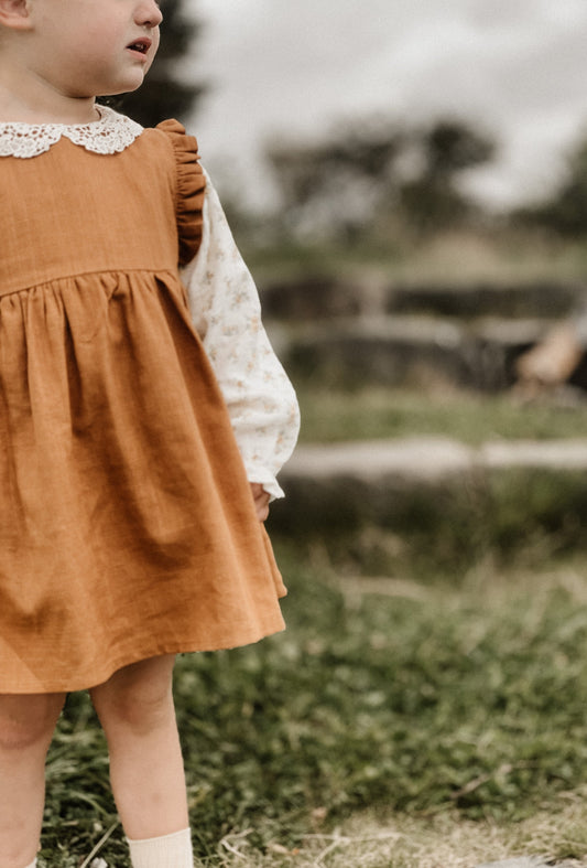 SLEEVELESS FRILL COTTON DRESS IN CHESTNUT - Vintage Blossom