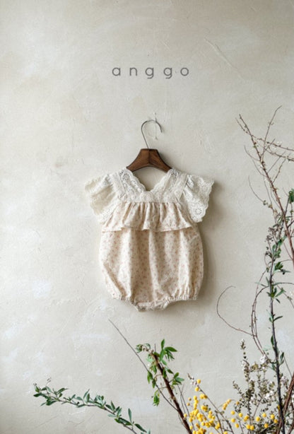 CHARLOTTE BRODERIE DETAIL ROMPER - Vintage Blossom