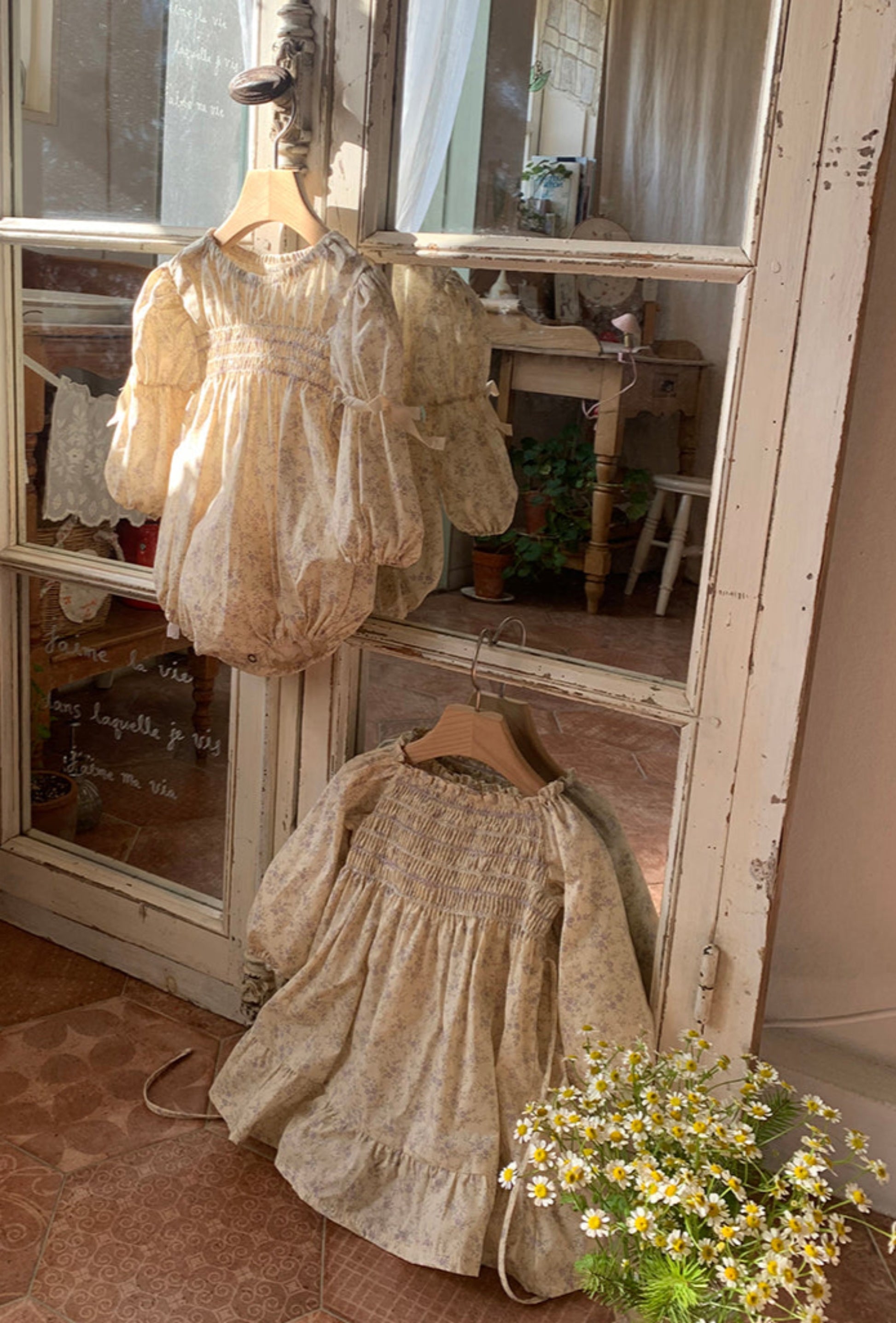 BELLA SMOCKING ROMPER - Vintage Blossom