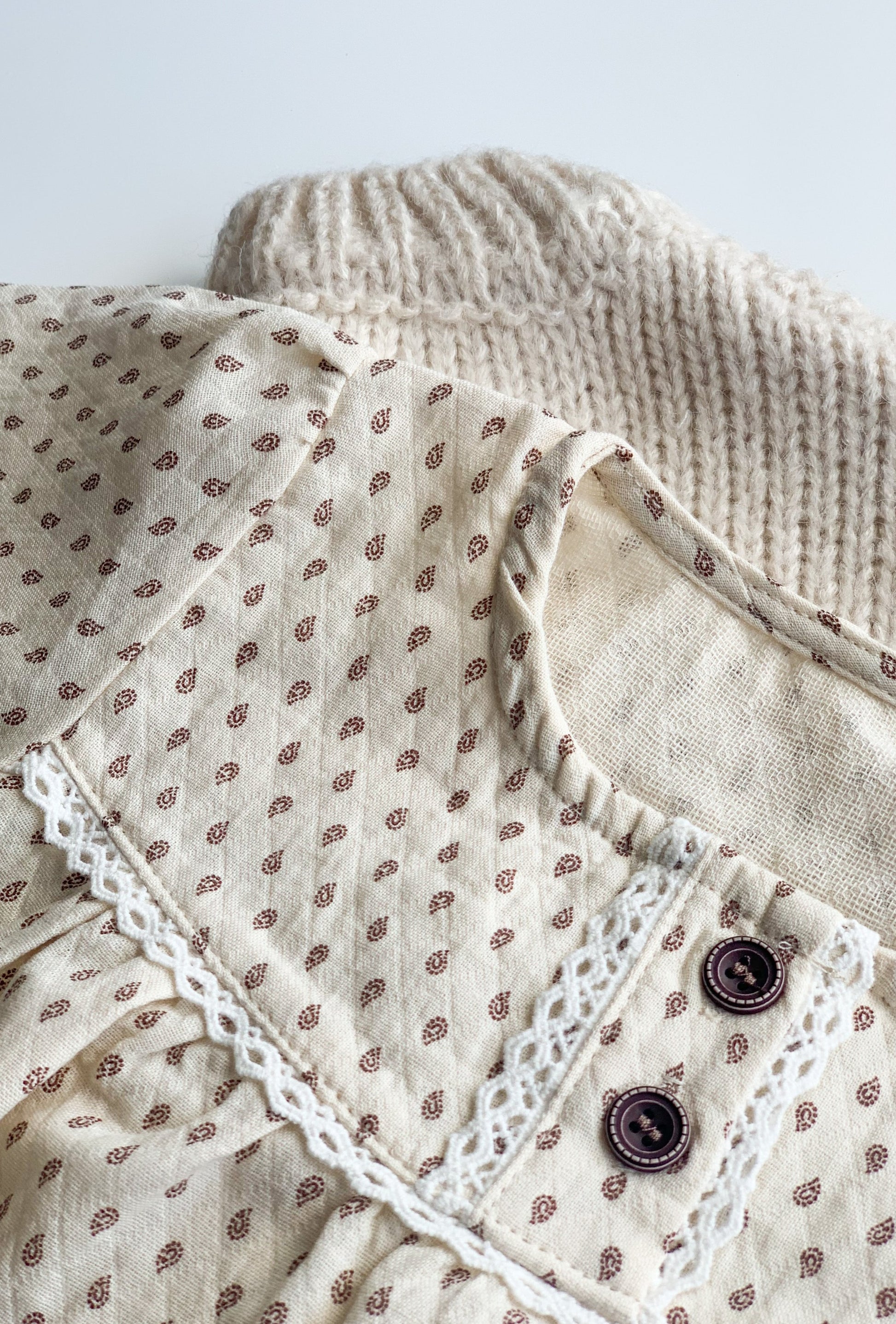 MIA NEUTRAL DOT ROMPER - Vintage Blossom