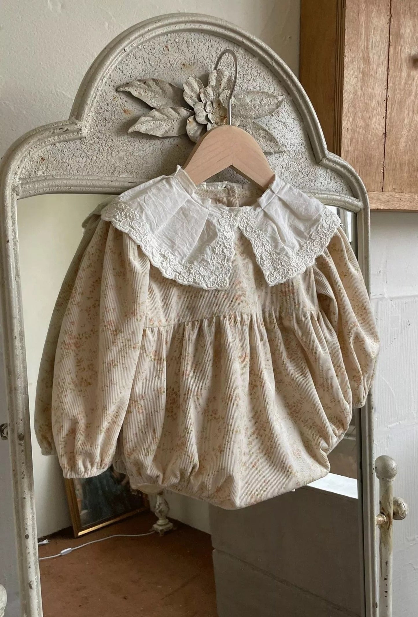 ELSIE CORDUROY OVERSIZED COLLAR ROMPER - Vintage Blossom
