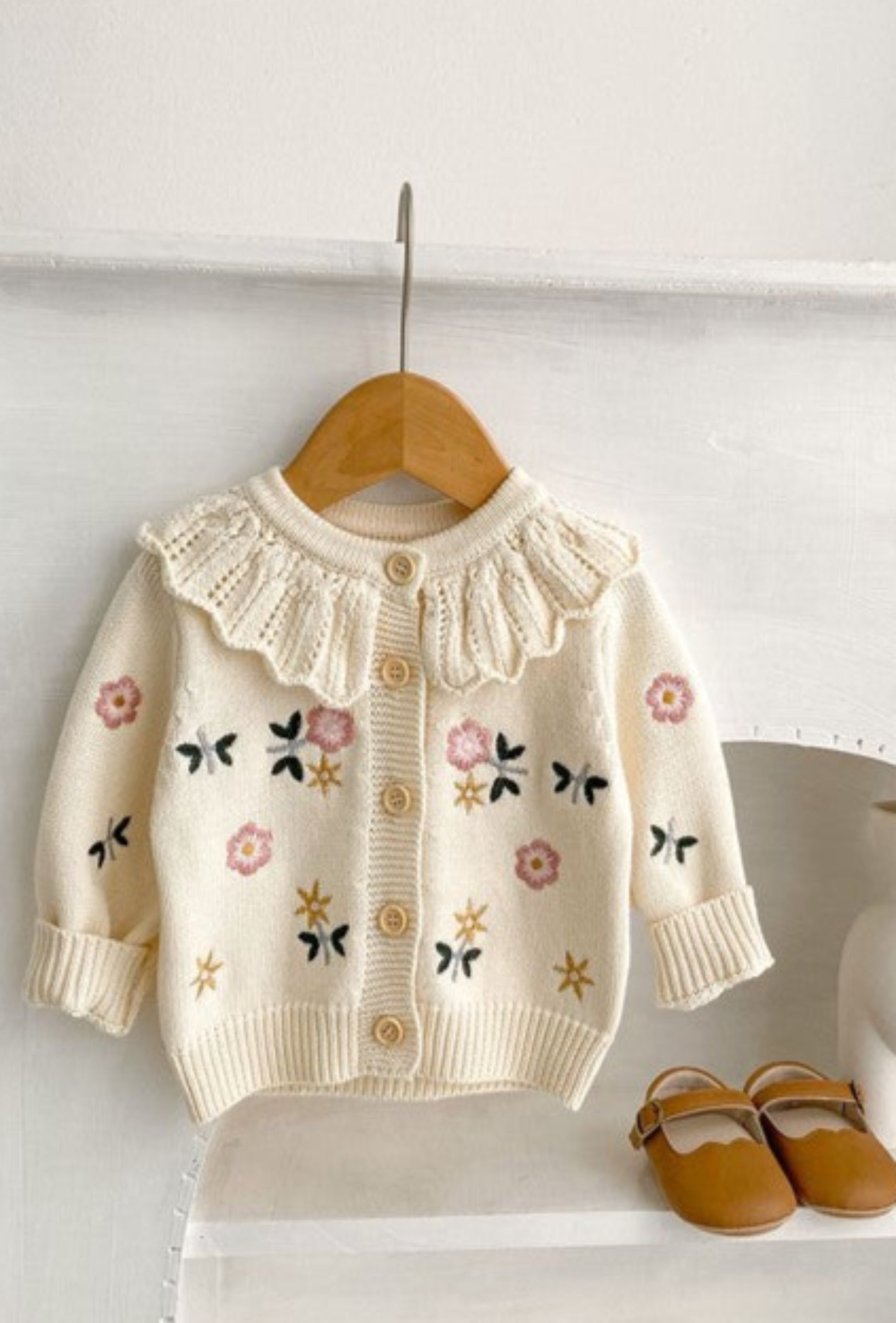 LIBBY FLORAL EMBROIDERED COLLAR CARDIGAN - Vintage Blossom