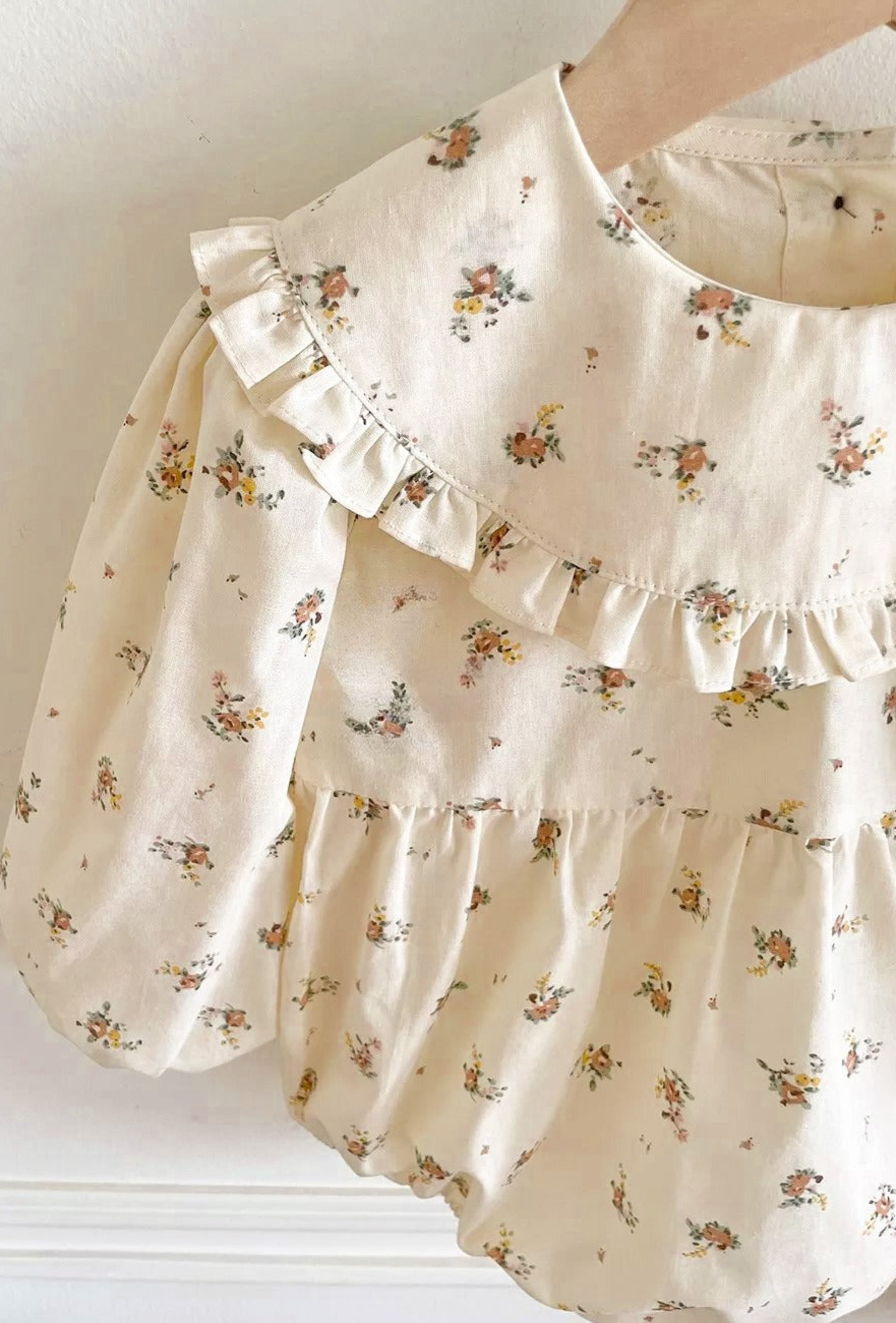 DOROTHY OVERSIZED FRILL COLLAR ROMPER - Vintage Blossom