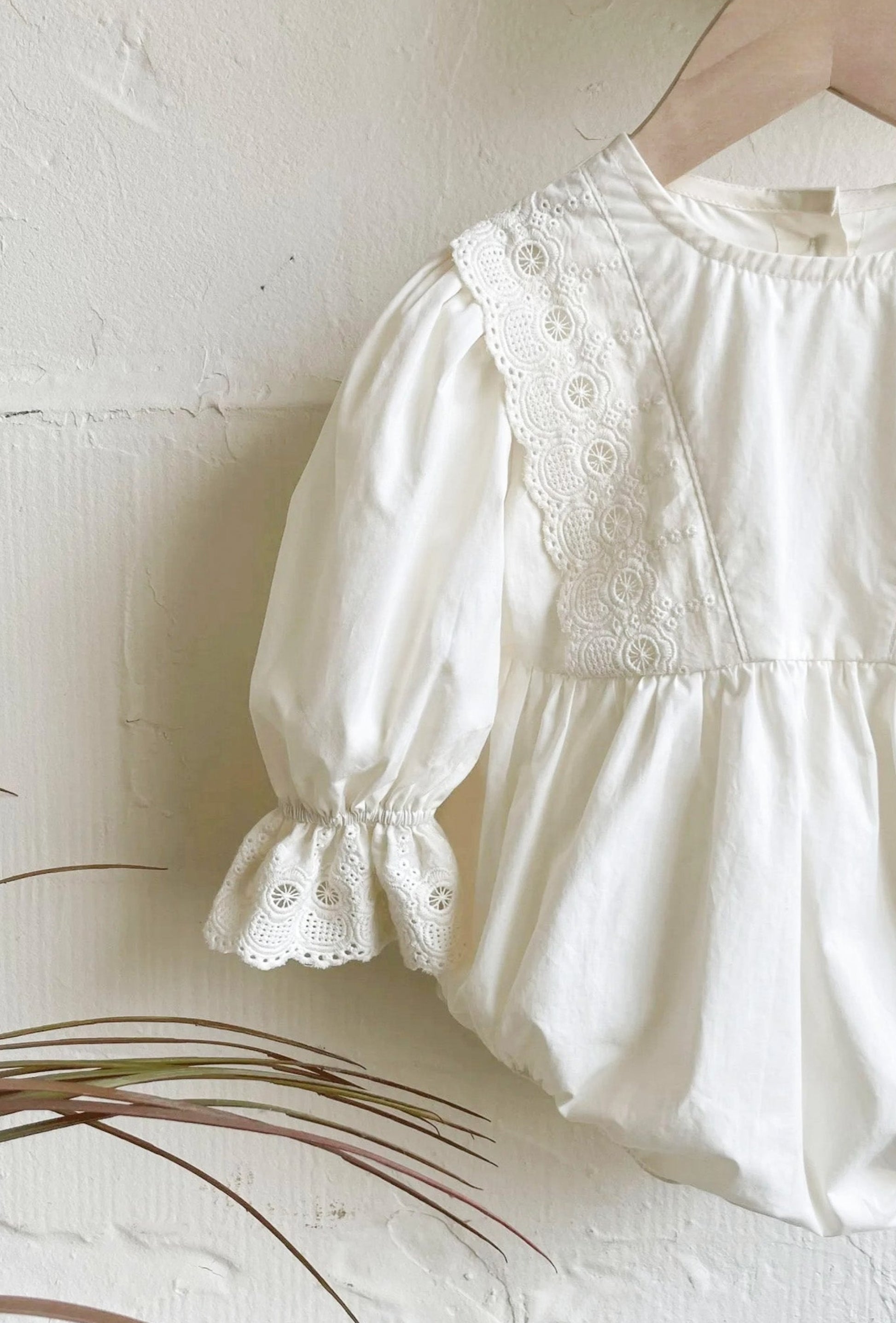 HARLOW BRODERIE ANGLAISE ROMPER - Vintage Blossom